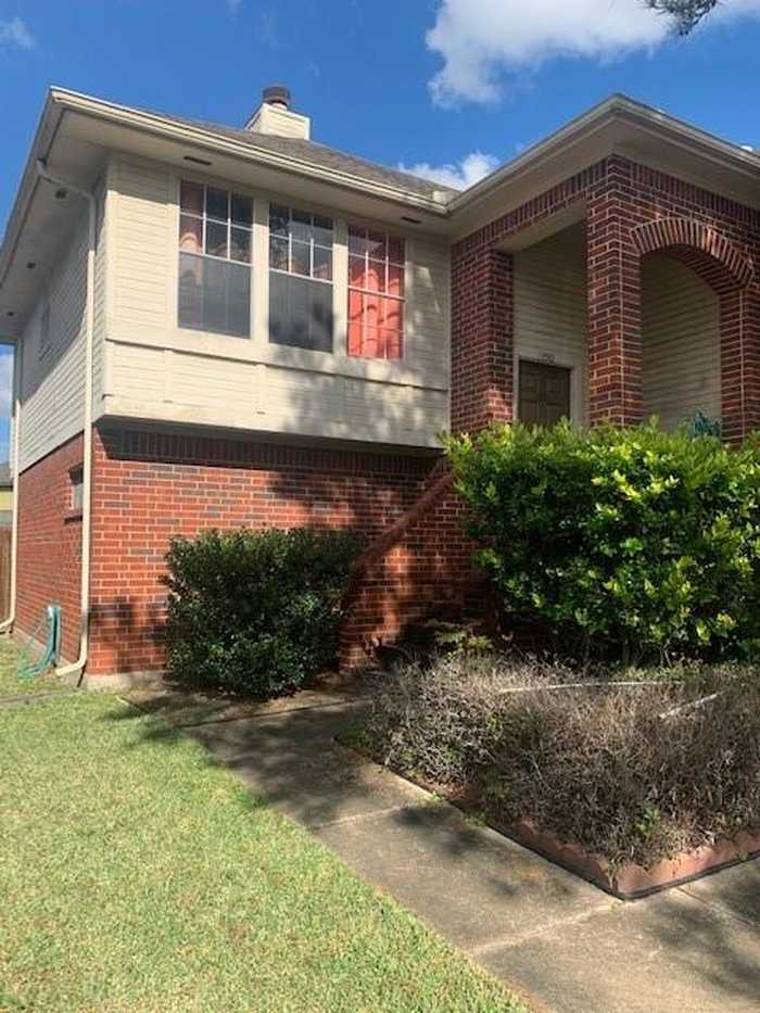 photo 2: 13510 San Martin Lane, Houston TX 77083