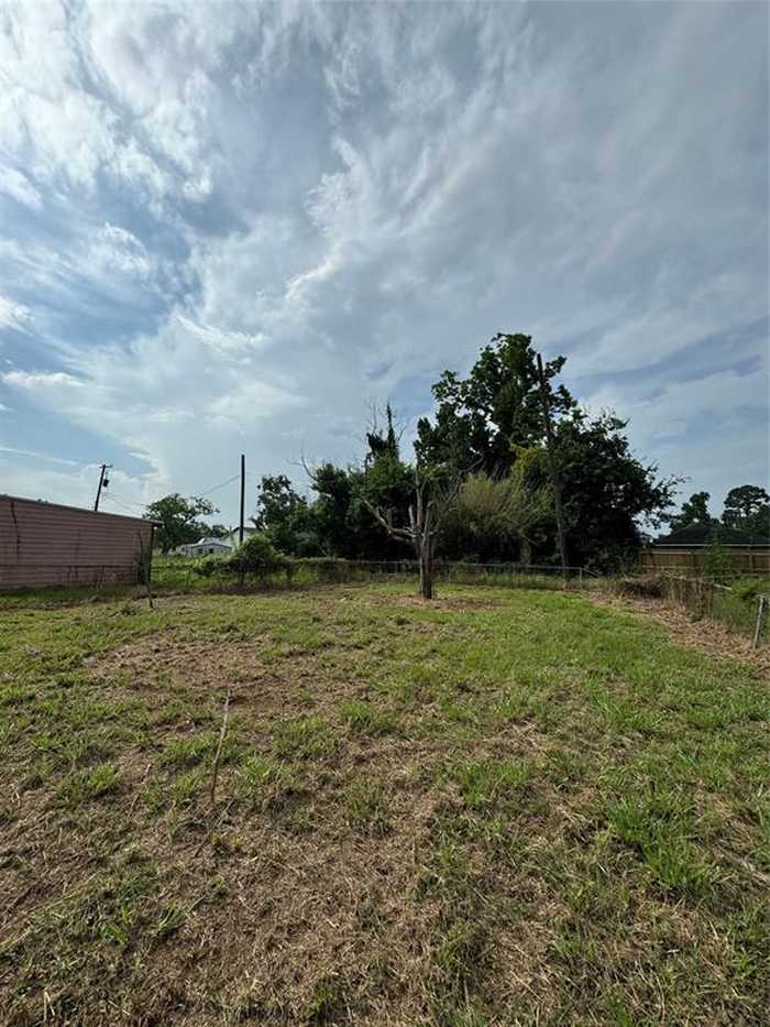 photo 14: 1403 W Curtis Avenue, Orange TX 77630