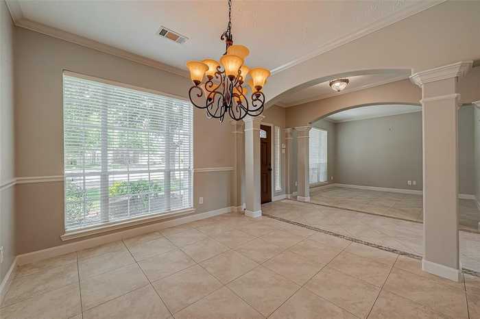 photo 2: 6006 Lacey Oak Drive, Pasadena TX 77505