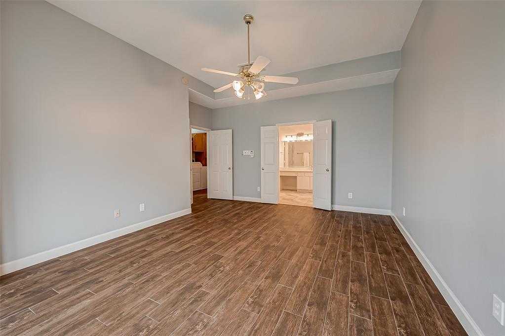 photo 3: 6006 Lacey Oak Drive, Pasadena TX 77505