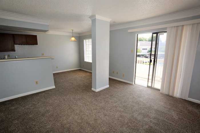 photo 2: 2750 Holly Hall Street Unit 407, Houston TX 77054