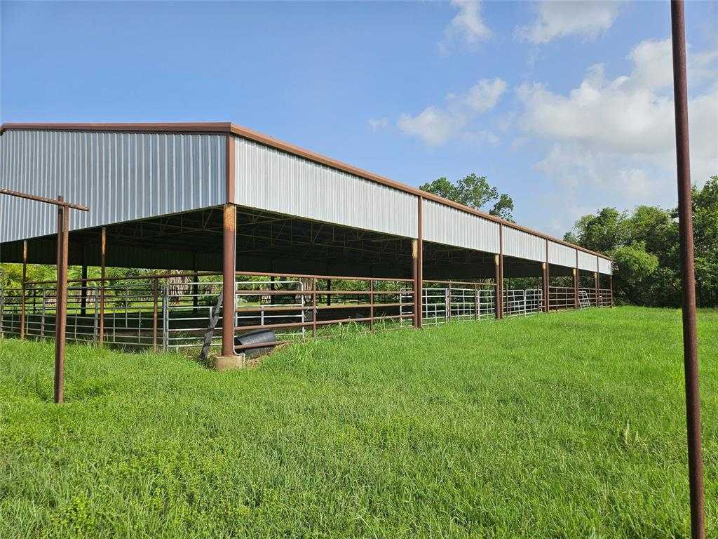 photo 3: 304 Hawkins Road, Alvin TX 77511