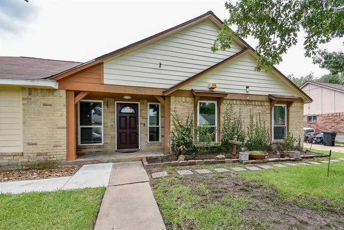 photo 2: 13319 Benford Drive, Houston TX 77083