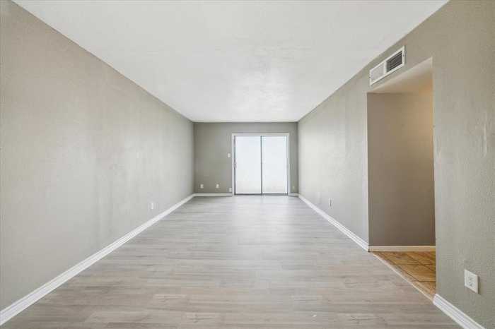 photo 2: 2814 S Bartell Drive Unit J5, Houston TX 77054