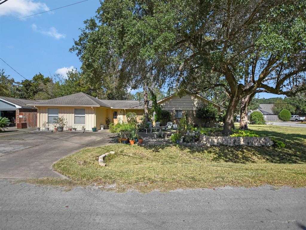 photo 2: 1218 S Johnson Street, Alvin TX 77511