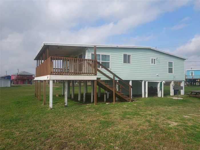 photo 2: 510 Surf Drive, Surfside Beach TX 77541