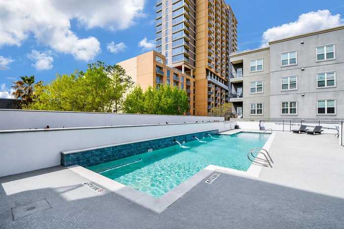 photo 2: 1010 Rosine Street Unit 406, Houston TX 77019