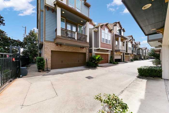 photo 2: 756 Nicholson Street, Houston TX 77007