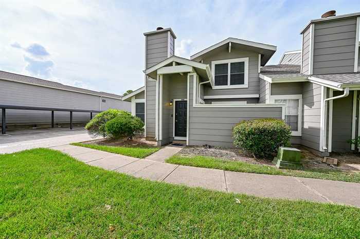 photo 2: 12119 Lemon Ridge Lane Unit 121, Houston TX 77035