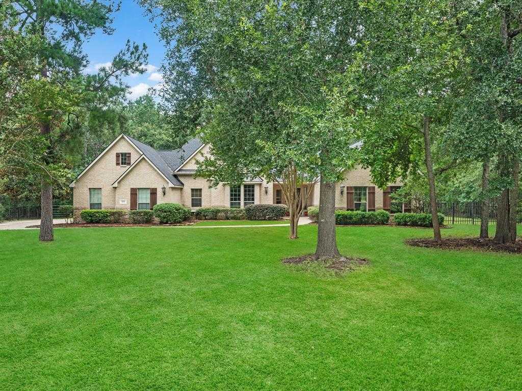 photo 2: 9005 Crighton Crossing Drive, Conroe TX 77302