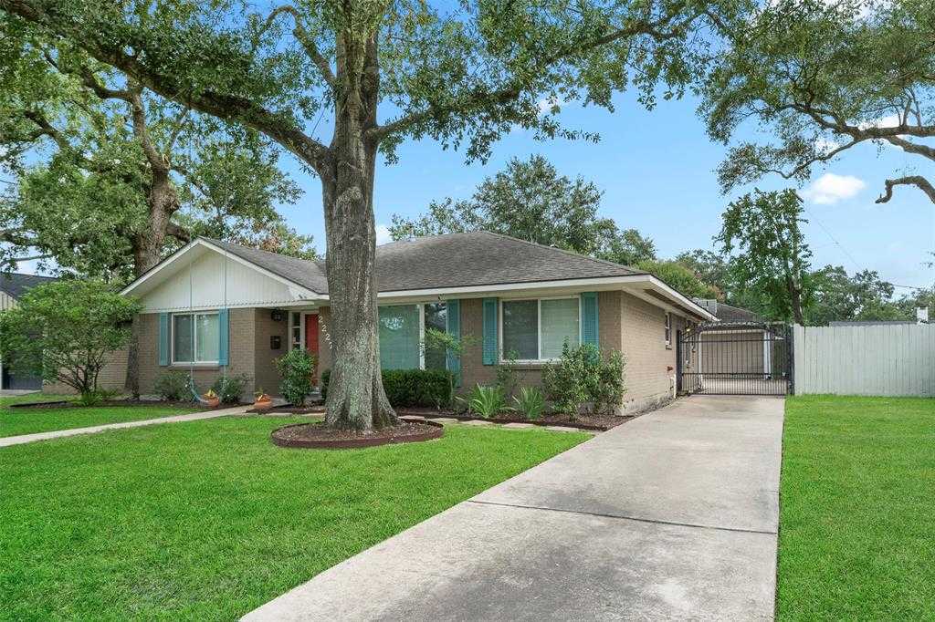 photo 2: 2227 Latexo Drive, Houston TX 77018