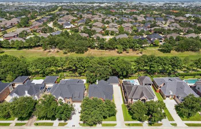 photo 2: 6022 Ballina Canyon Lane, Houston TX 77041