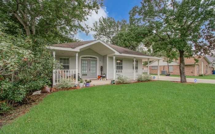 photo 2: 422 E Canal Road, Highlands TX 77562