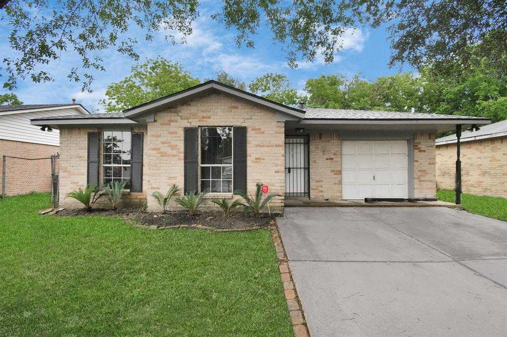 photo 2: 12719 Greenshire Drive, Houston TX 77048