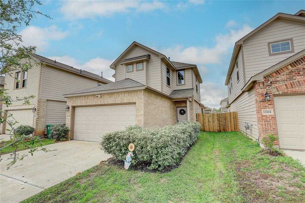 photo 2: 13306 Colby Meadow Drive, Houston TX 77048