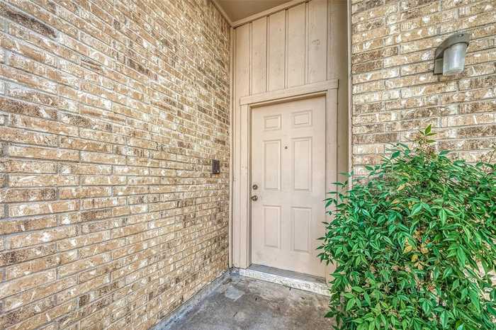 photo 2: 5615 Council Grove Lane, Houston TX 77088