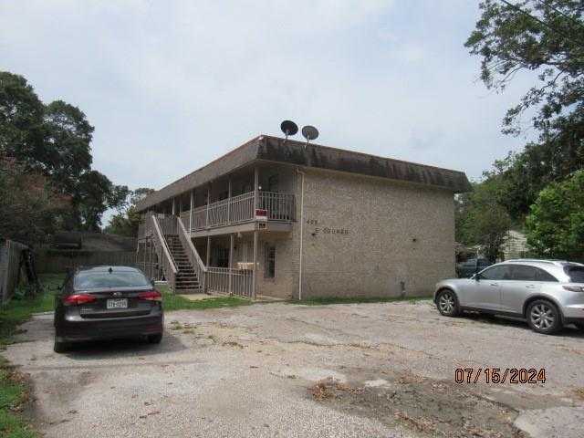 photo 2: 408 E Coombs Street, Alvin TX 77511