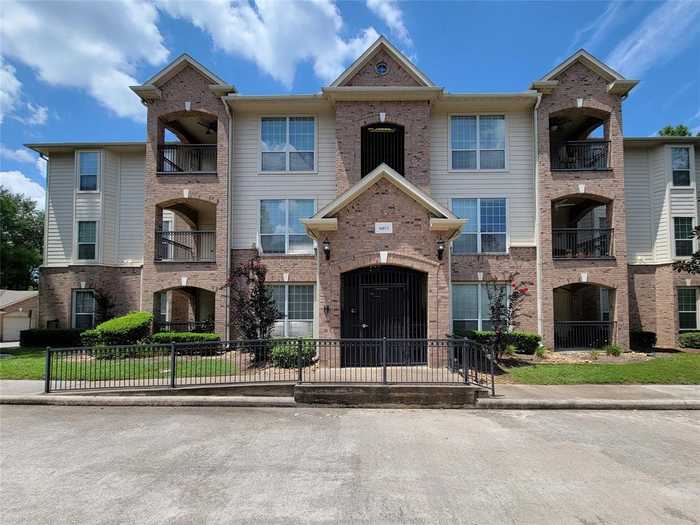 photo 1: 6607 Lake Woodlands Drive Unit 313, The Woodlands TX 77382