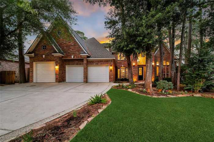 photo 2: 10 Betony Place, The Woodlands TX 77382