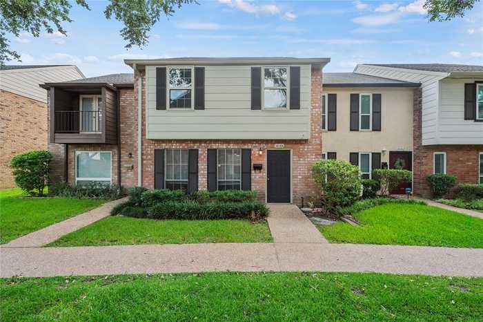 photo 1: 10184 Longmont Drive Unit 43/7, Houston TX 77042