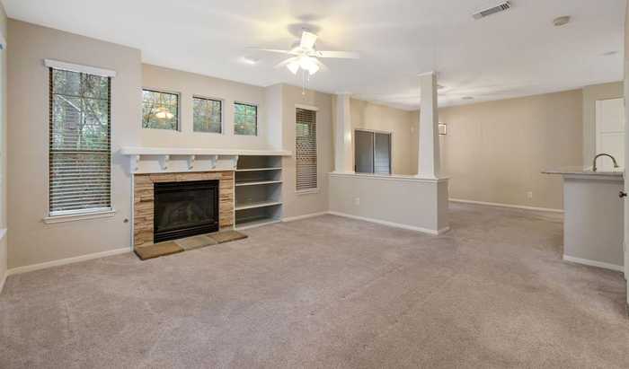 photo 2: 32 Stone Creek Place, The Woodlands TX 77382