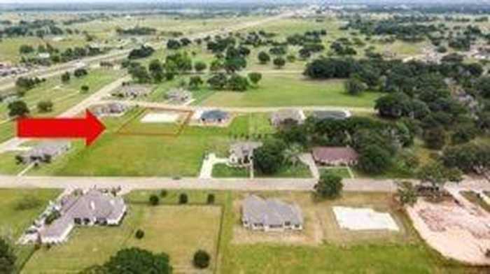 photo 2: 115 Birdie Drive, Hempstead TX 77445