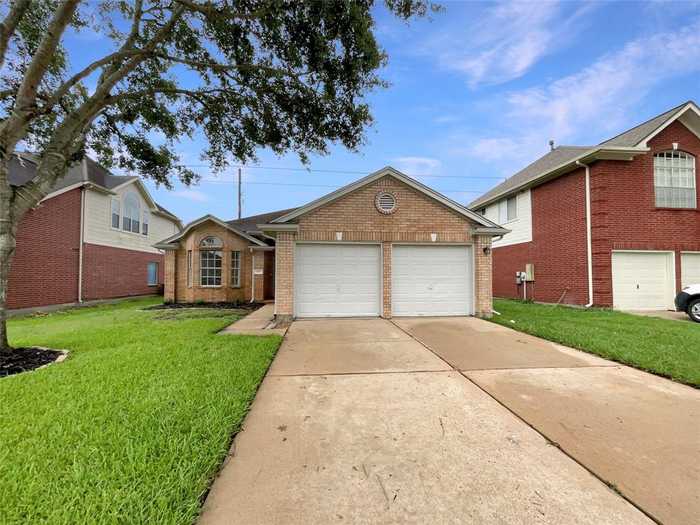 photo 1: 4326 Eaglewood Trail Drive, Fresno TX 77545