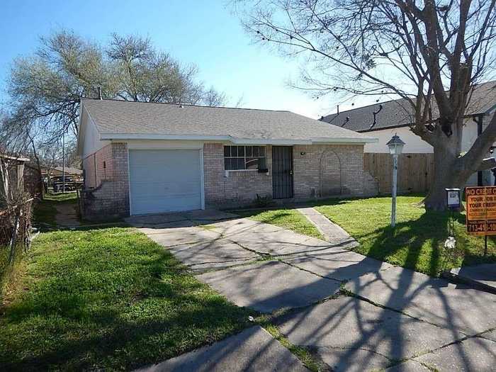 photo 1: 11503 Bay Cedar Drive, Houston TX 77048