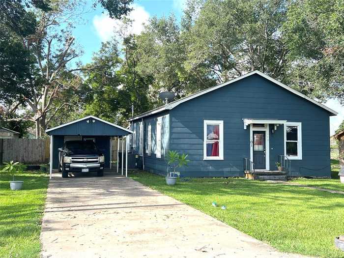 photo 1: 113 Shimek Street, El Campo TX 77437