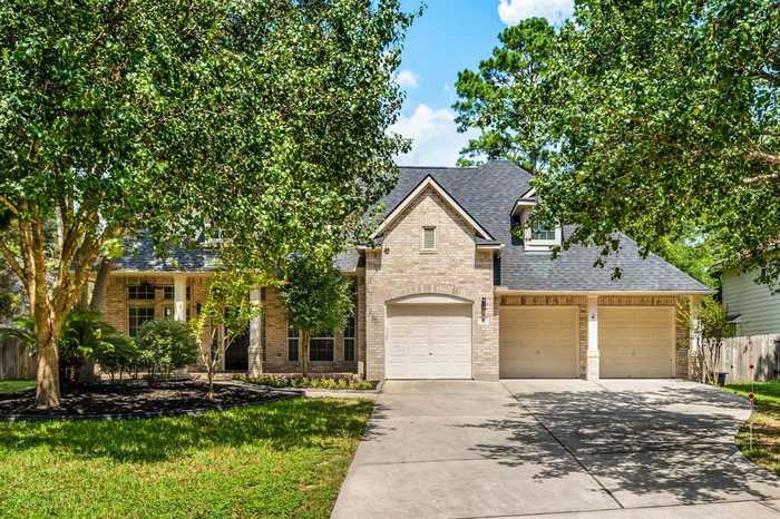 photo 1: 10 S Rambling Ridge Place, The Woodlands TX 77385