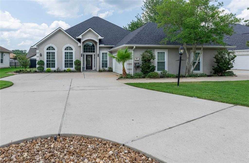 photo 1: 98 Victoria Drive, Montgomery TX 77356