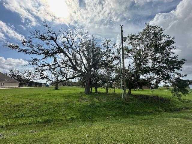 photo 1: 643 Lone Star Trail, Angleton TX 77515