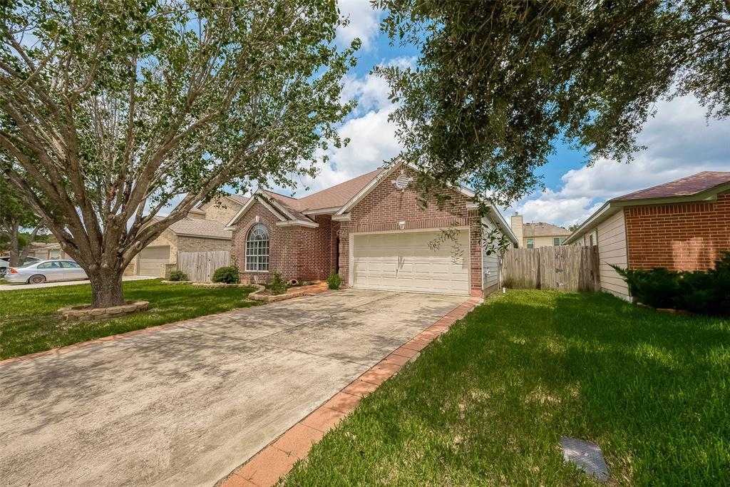 photo 2: 3322 Strong Winds Drive, Houston TX 77014