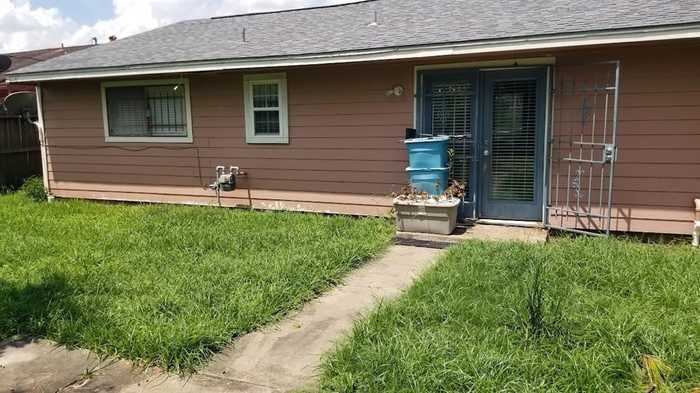 photo 2: 11011 Carlton Drive, Houston TX 77047