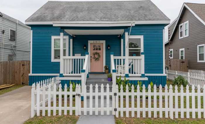 photo 1: 3411 Avenue M, Galveston TX 77550