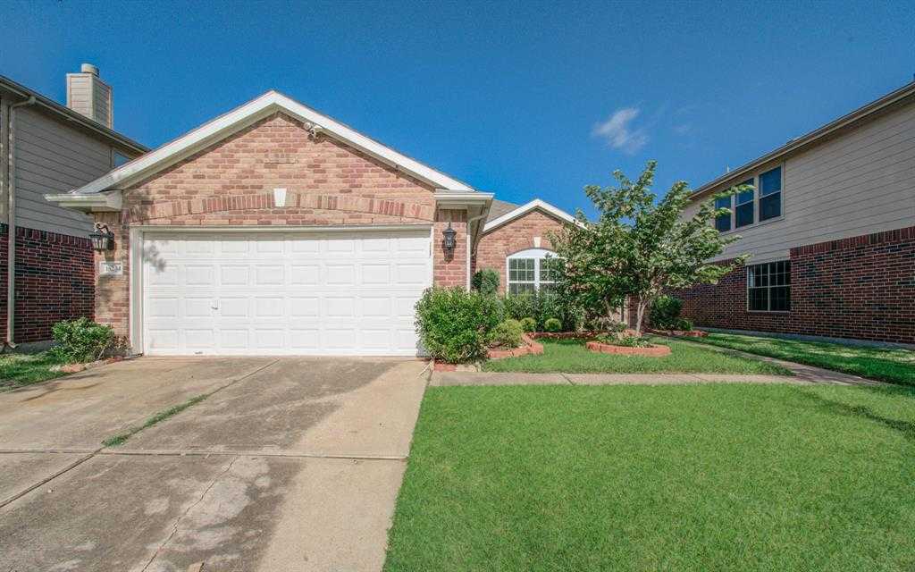 photo 2: 16234 Soaring Eagle Drive, Houston TX 77083