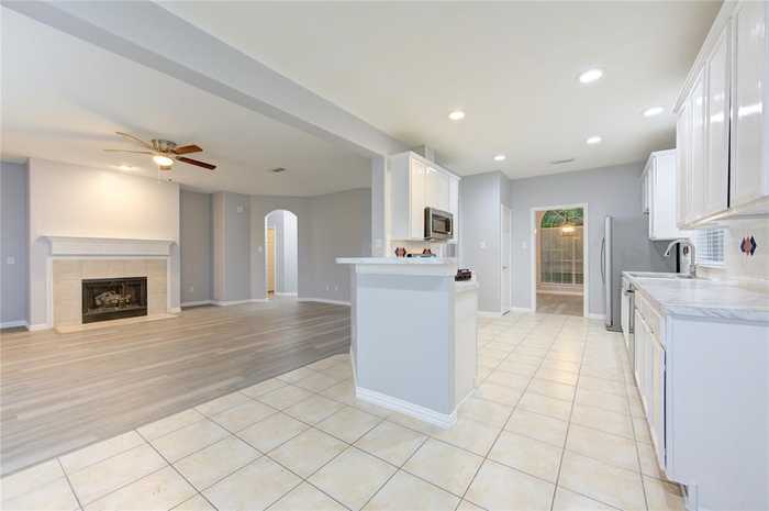 photo 2: 2835 Rayburn Ridge Drive, Katy TX 77450