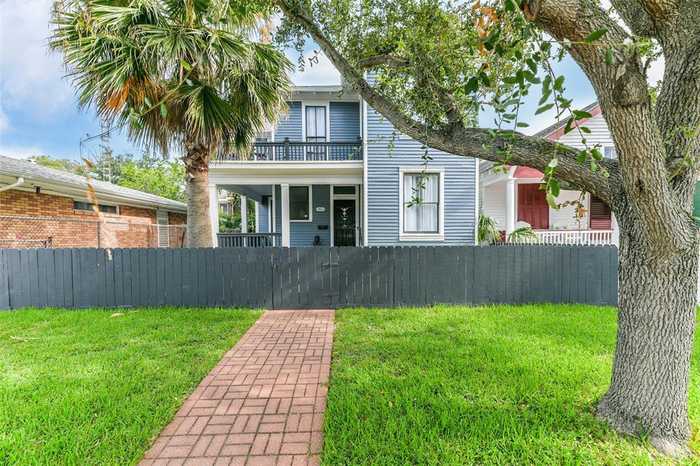 photo 2: 2422 Avenue M, Galveston TX 77550