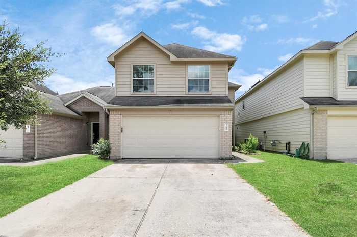 photo 2: 15427 Bammel Oaks Court, Houston TX 77014