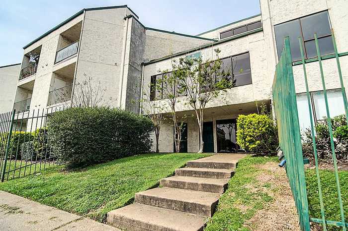 photo 2: 2818 S Bartell Drive Unit 312, Houston TX 77054