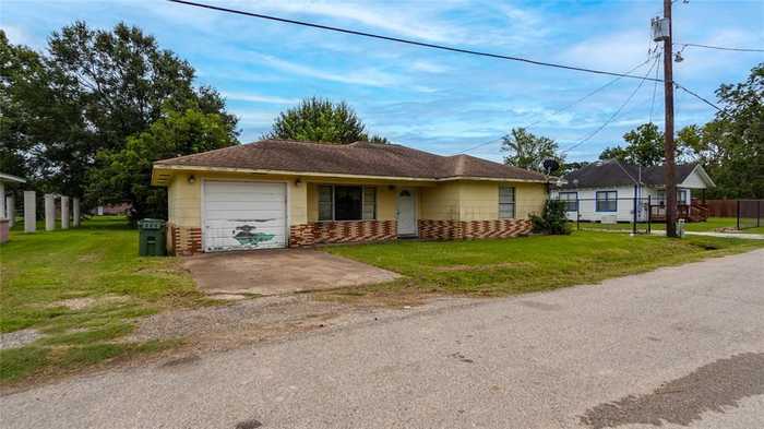 photo 1: 800 E Houston Street, Dayton TX 77535