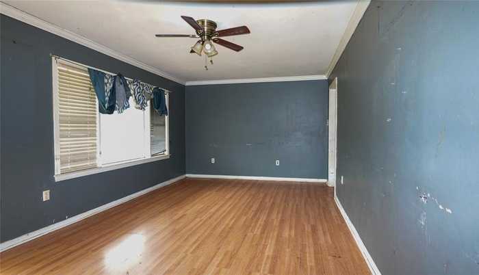 photo 2: 800 E Houston Street, Dayton TX 77535