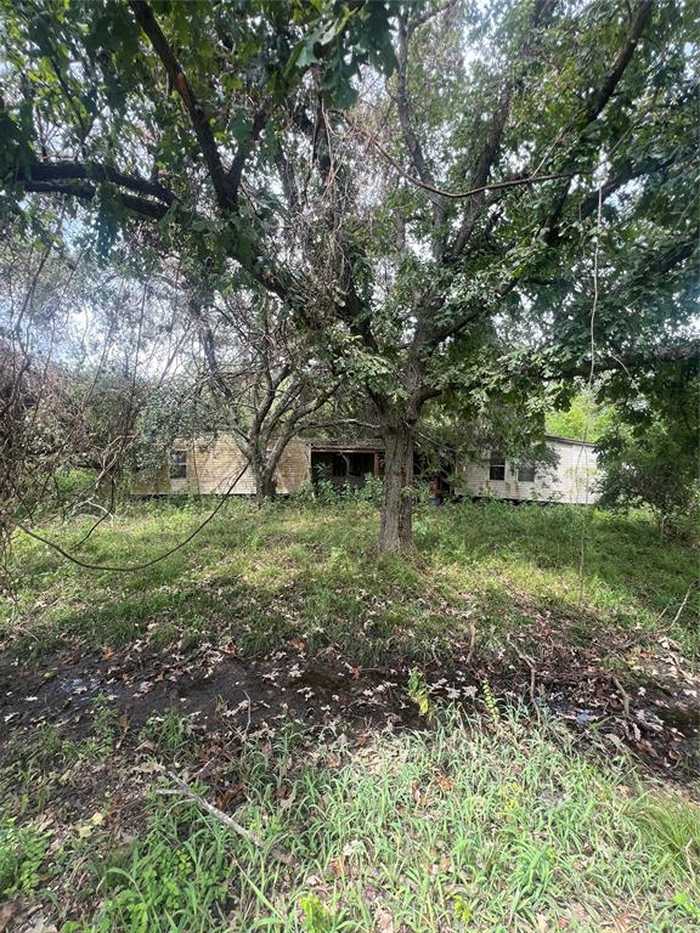 photo 1: 4107 County Road 424, Alvin TX 77511