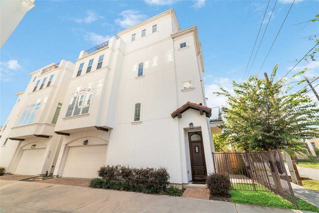 photo 1: 5206 Larkin Street, Houston TX 77007