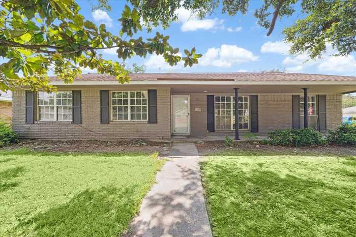 photo 1: 11531 Landsdowne Drive, Houston TX 77035