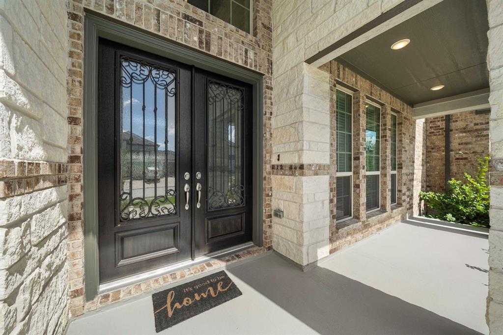 photo 2: 28015 Withers Drive, Spring TX 77386