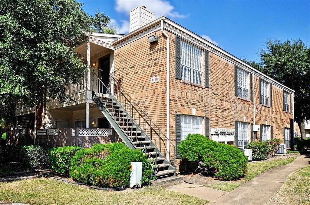 photo 1: 2626 Holly Hall Street Unit 606, Houston TX 77054