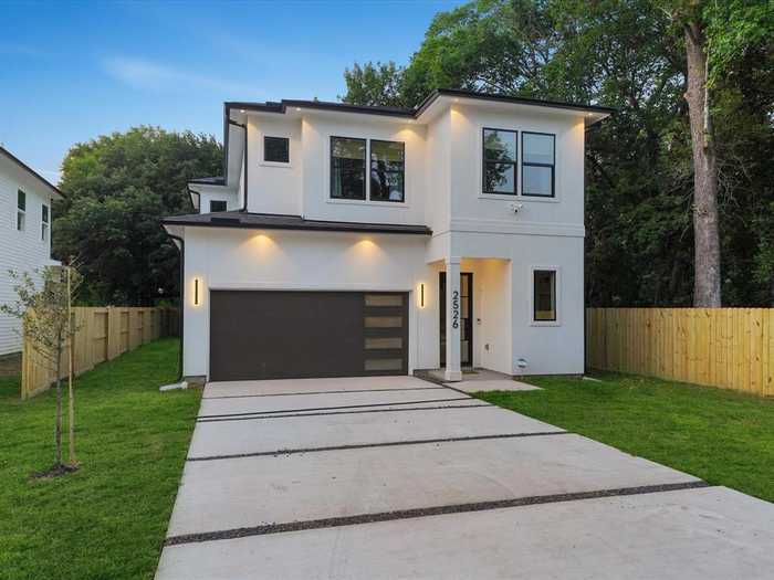 photo 2: 2532 Wall Street, Houston TX 77088