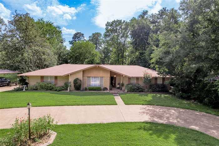 photo 1: 305 Cordell Drive, Crockett TX 75835