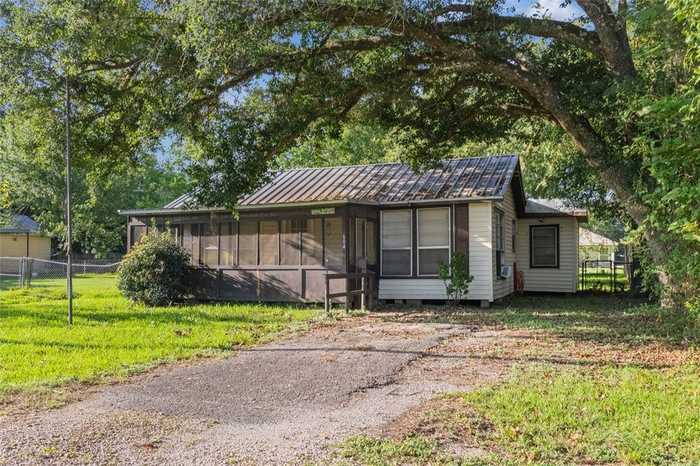 photo 1: 604 Trinity Street, Anahuac TX 77514